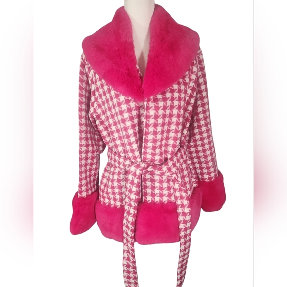 VENUS Hot Pink and White Houndstooth Jacket With Faux Fur Trim. M - Picture 3 of 13